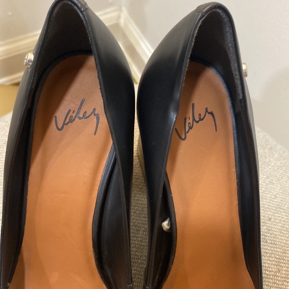 Velez Black Leather Pumps - Picture 3 of 4